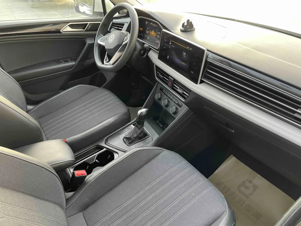 Volkswagen Tiguan L Tiguan L 2022 330TSI Automatic 2WD Comfort Edition 2022 — миниатюра 5