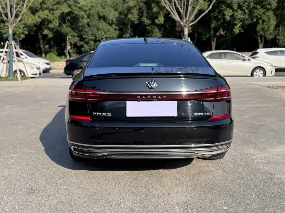 Volkswagen Passat facelift 330TSI Star Elite Edition 2023 — миниатюра 2