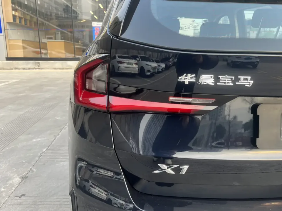 BMW X1 BMW X1 2023 sDrive25Li X Design Package 2023 — thumbnail 4