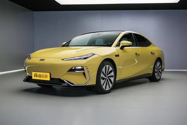 Geely Galaxy E8 700km 2025 — фото 1, купить с доставкой в Москву