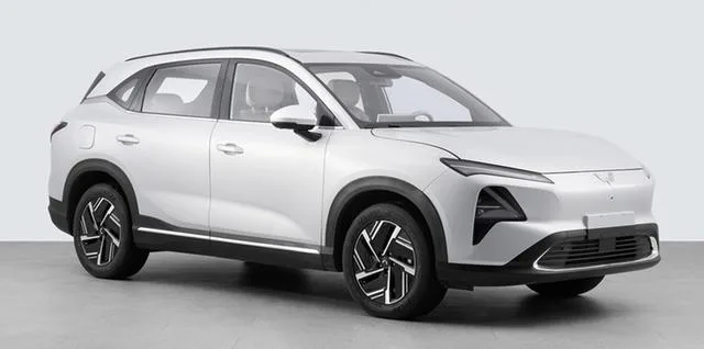 Wuling WulingStarlight S PHEV 130km 2024 — фото 1, купить с доставкой в Москву