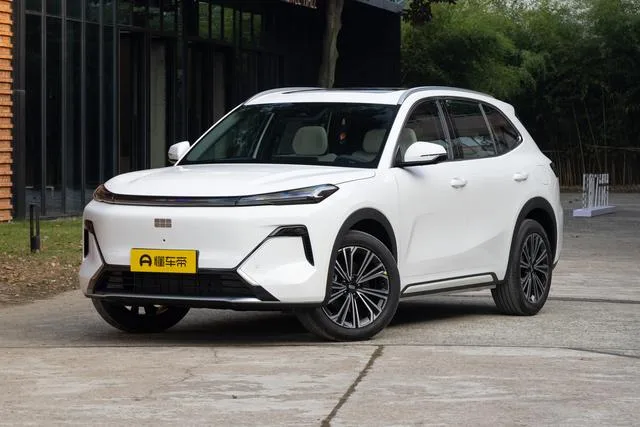 Geely Galaxy 7 EM-i 120KM + 2025 — фото 1, купить с доставкой в Москву