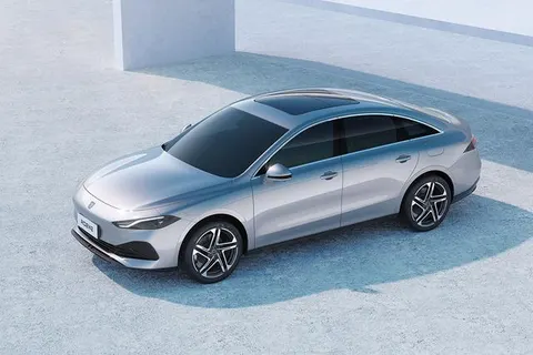 Roewe D7 DMH 2025 buy in Moscow