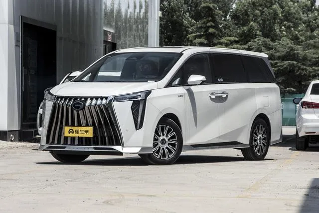 GAC Trumpchi E9 PHEV 2.0TM 2025 — фото 1, купить с доставкой в Москву