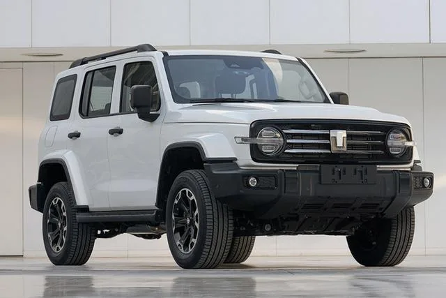 Tank 300 Hi4-T 2.0T 37.1kWh 2025 — фото 1, купить с доставкой в Москву