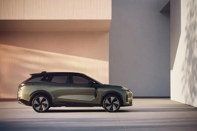 Lynk & Co 08 EM-P 160Max 2026 — фото 1, купить с доставкой в Москву