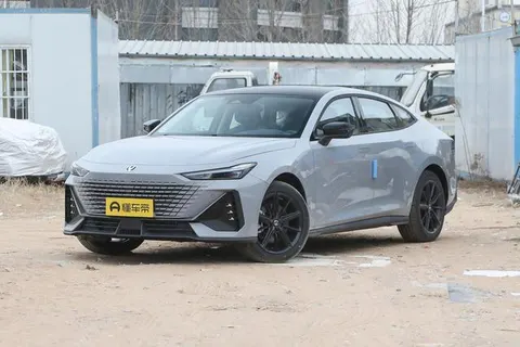 Changan UNI-V iDD 2024 купить в Москве