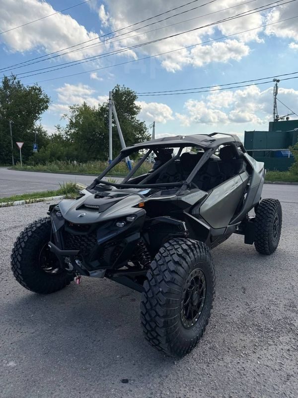BRP Can-Am Maverick Max R X RC with Smart-Shox 2026