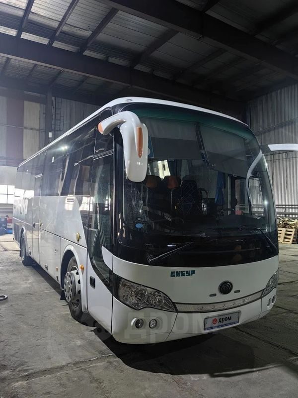 Yutong ZK6938HB9 2021