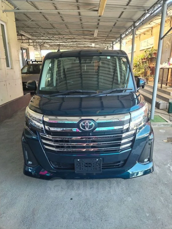 Toyota ROOMY 2023