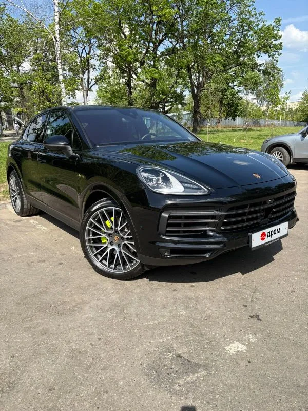 Porsche Cayenne 3.0 Tiptronic E-Hybrid Platinum Edition 2022 — фото 1, купить с доставкой в Москву