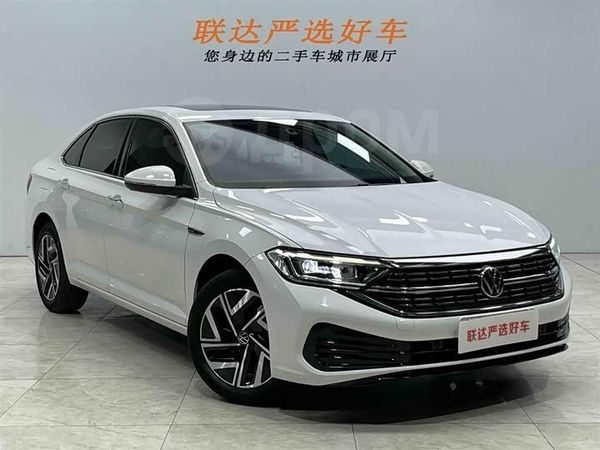 Volkswagen Sagitar 2022