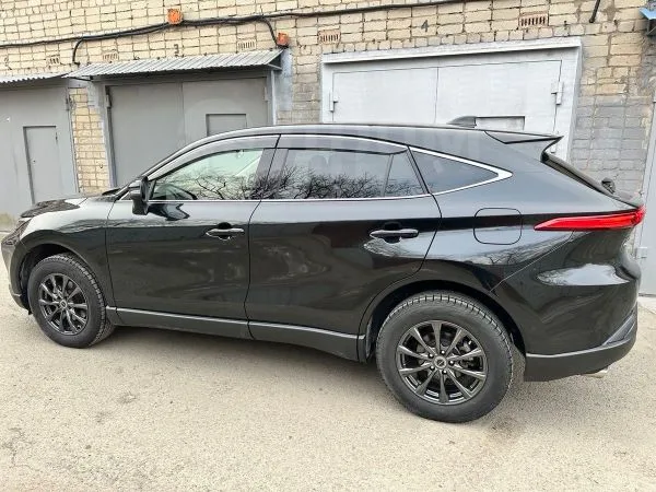 Toyota HARRIER 2.0 S 4WD 2022 — фото 1, купить с доставкой в Москву