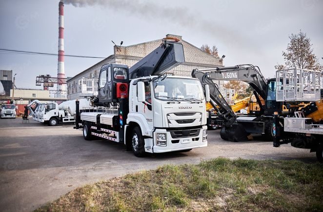 Isuzu Giga 2026