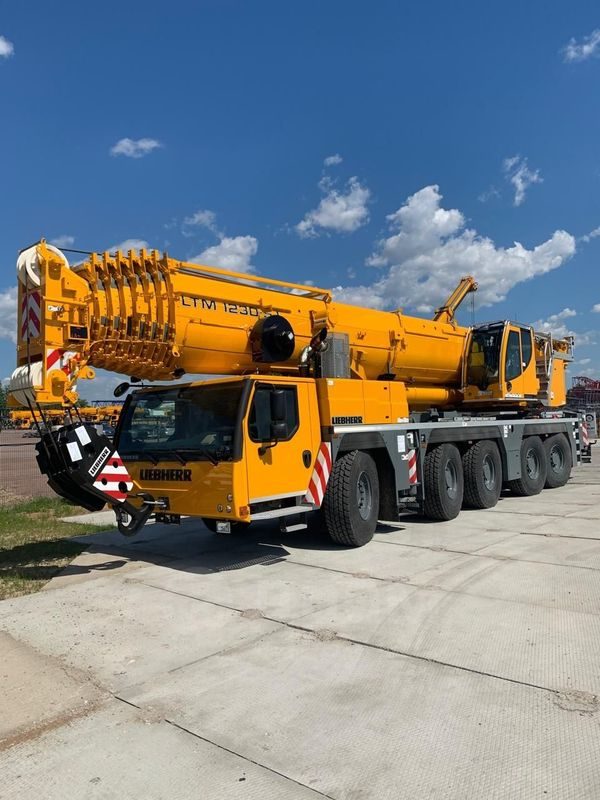 Liebherr LTM 1230-5.1 2021