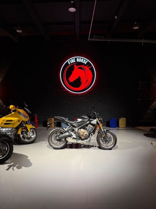 Honda CB650R 2024