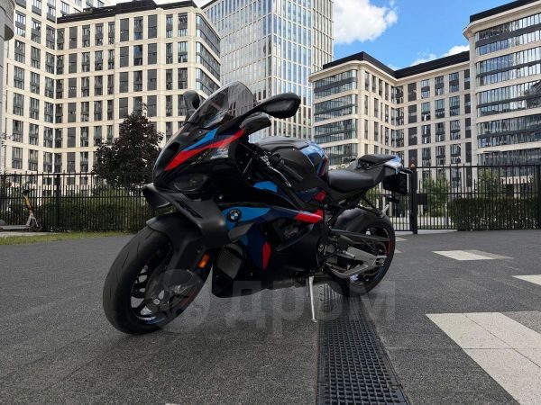 BMW M1000RR 2025