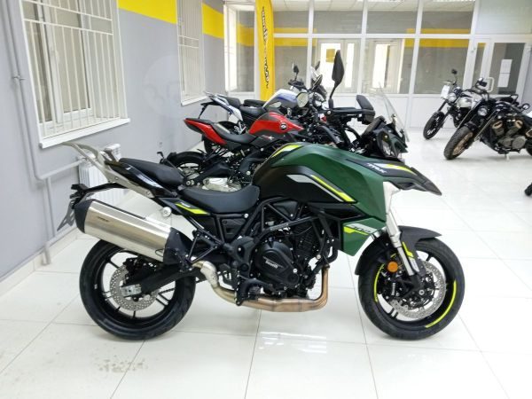 BENELLI TRK 702 2025