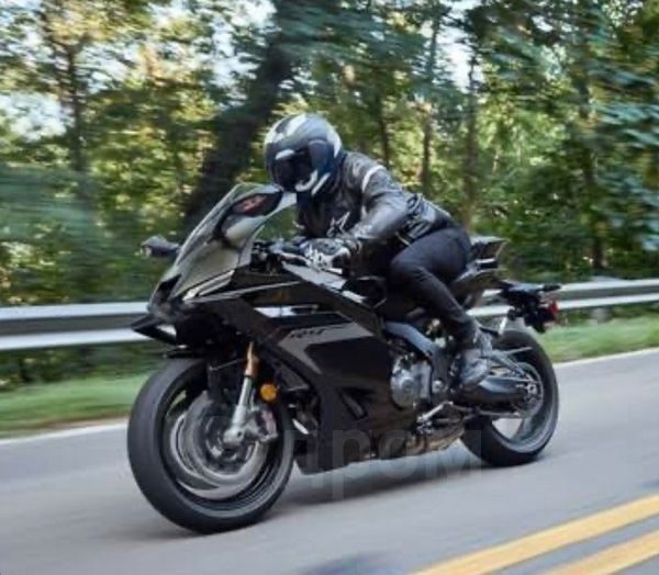 Yamaha YZF-R9 2026