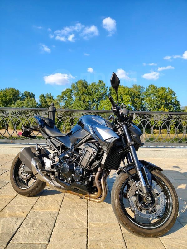 Kawasaki ZR900F 2022