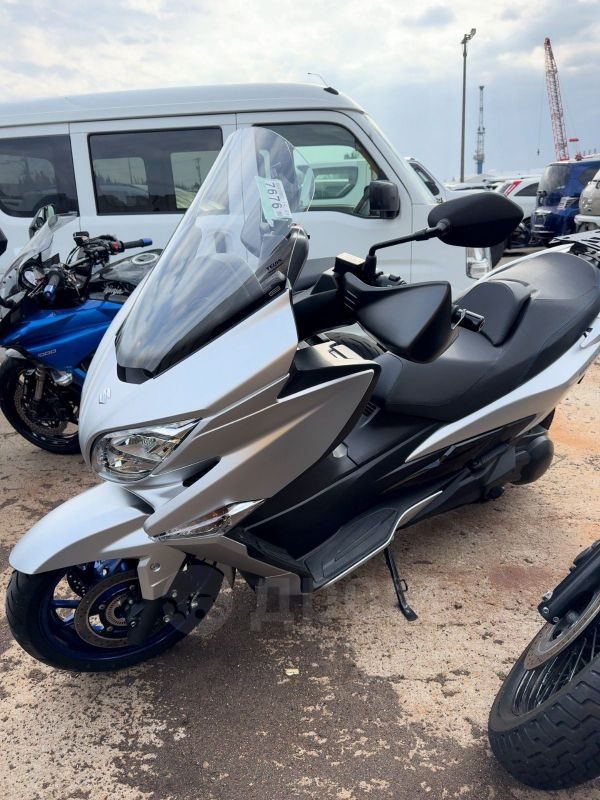 Suzuki 400 2023