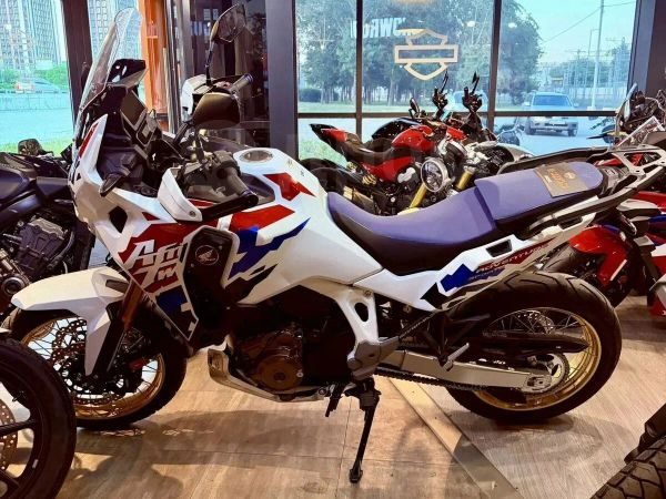 Honda Africa Twin Adventure Sports 2025