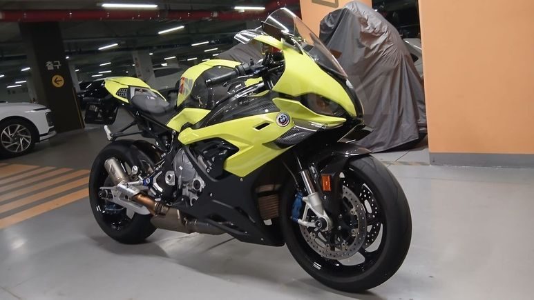 BMW M1000RR 2023