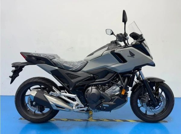 Honda NC750X 2 2025