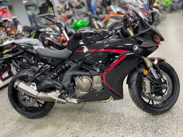 QJMOTOR SRK 600RC 2025