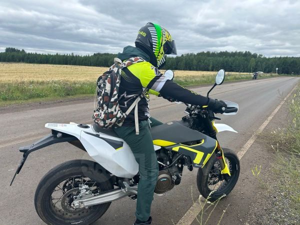 HUSQVARNA 701 Supermoto 2022