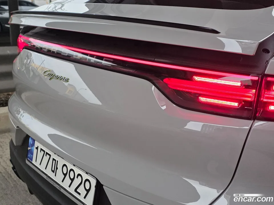 Porsche Cayenne 3.0 E- 2023 — миниатюра 3