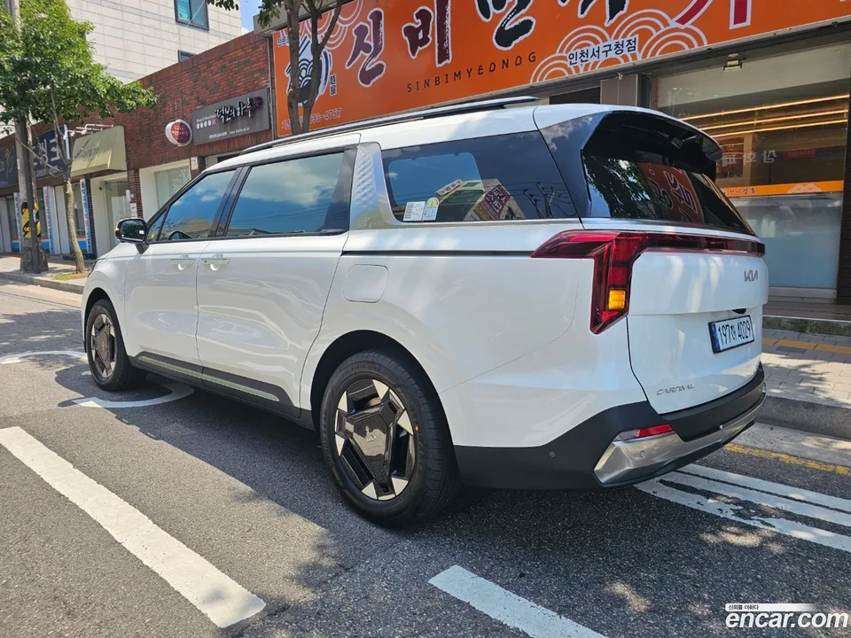 Kia Carnival HEV 9 2024 — миниатюра 5