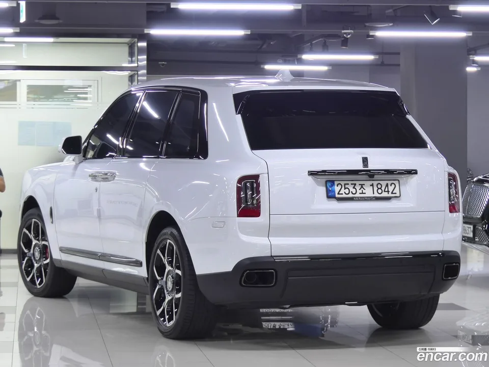 Rolls-Royce Cullinan 6.7 V12 2023 — миниатюра 3