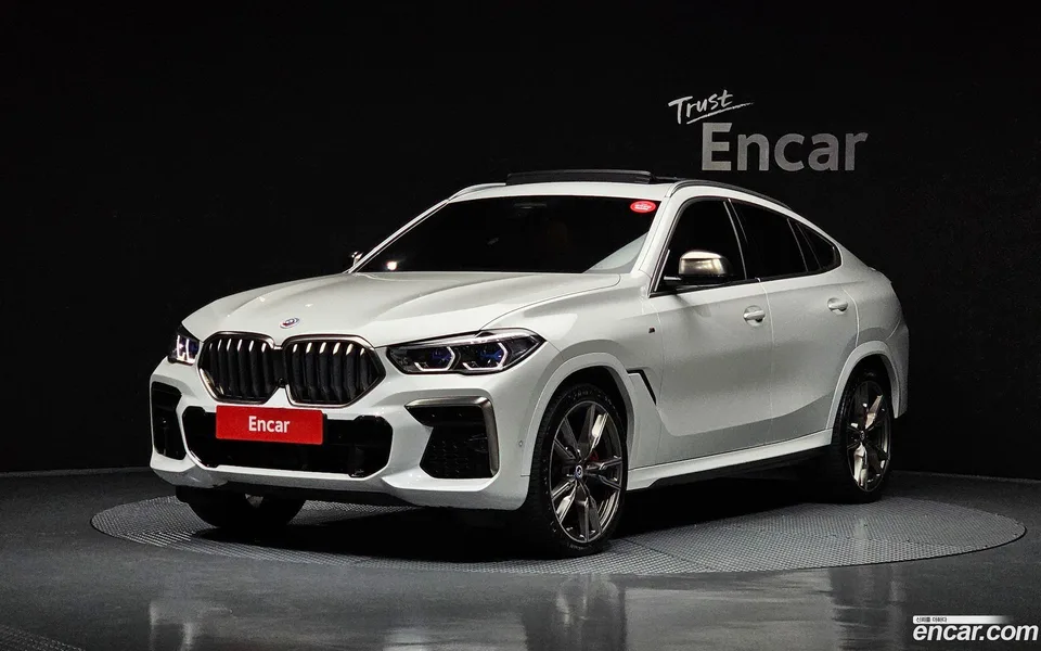 BMW X6 M50i 2023 — фото 1, купить с доставкой в Москву