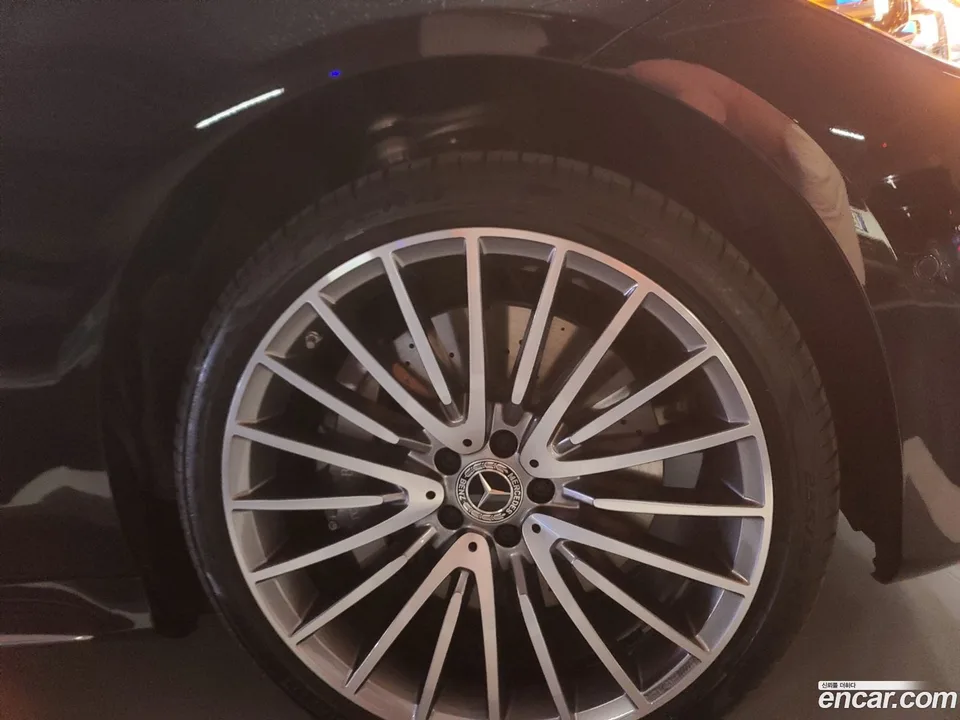 Mercedes-Benz S-Class S500L 4MATIC 2024 — миниатюра 2