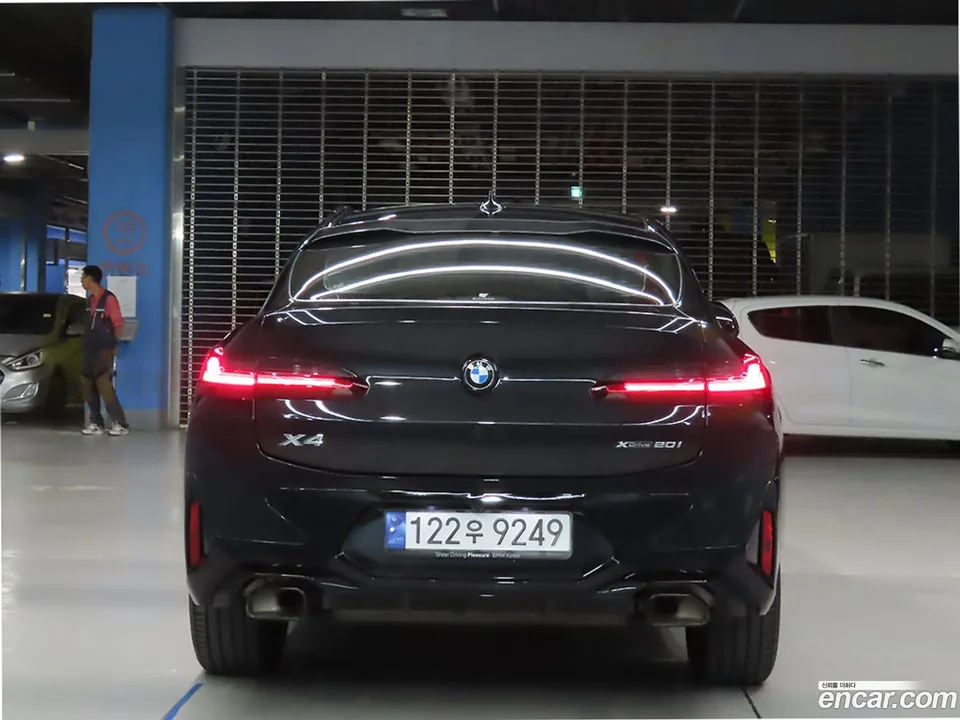 BMW X4 xDrive20i M 2023 — миниатюра 4