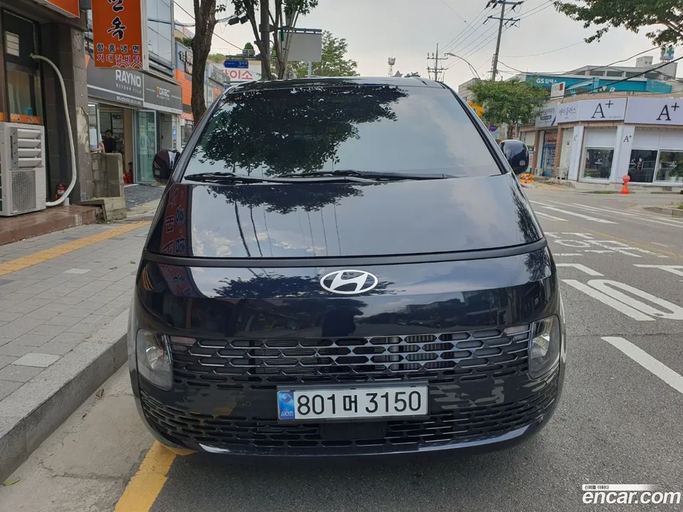 Hyundai Staria HEV 1.6 3 2024 — фото 1, купить с доставкой в Москву