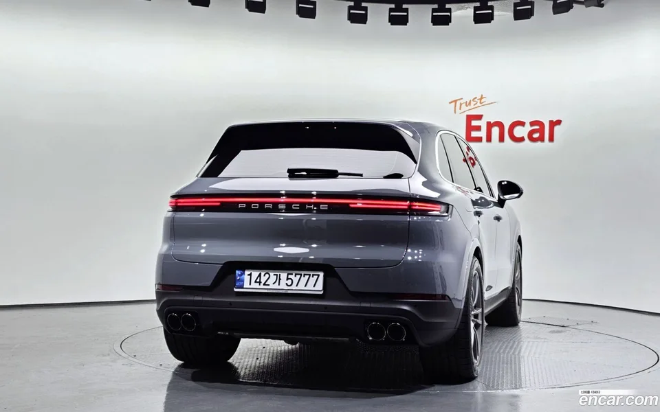 Porsche Cayenne 3.0 2023 — thumbnail 4