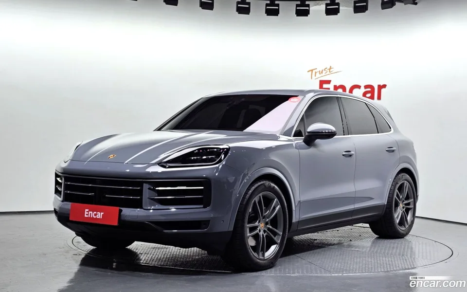 Porsche Cayenne 3.0 2023 — photo 1, buy with delivery to Moscow