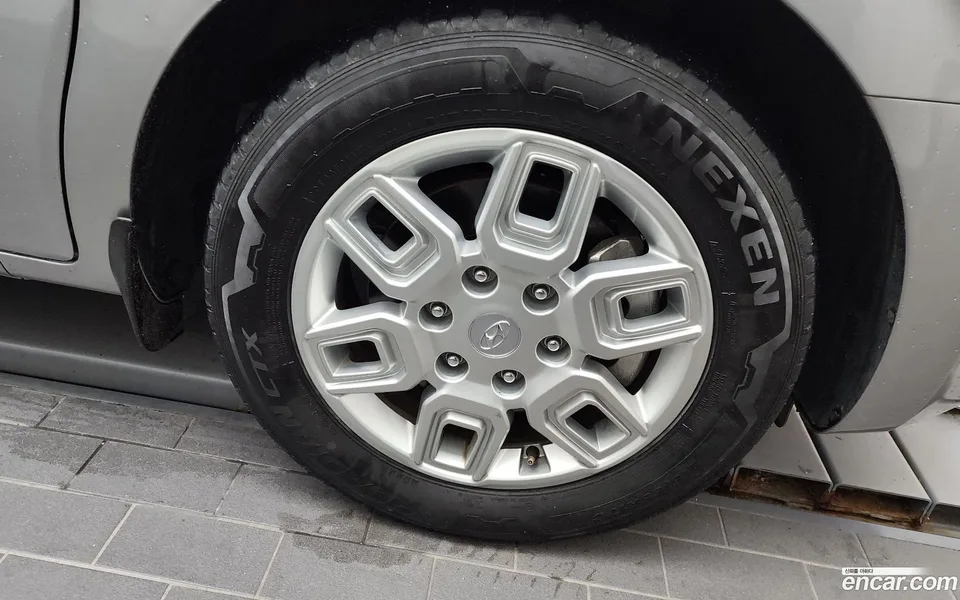 Hyundai Staria 11 2022 — миниатюра 2