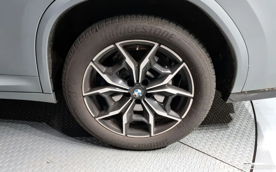 BMW X4 xDrive20i M 2024 — миниатюра 2