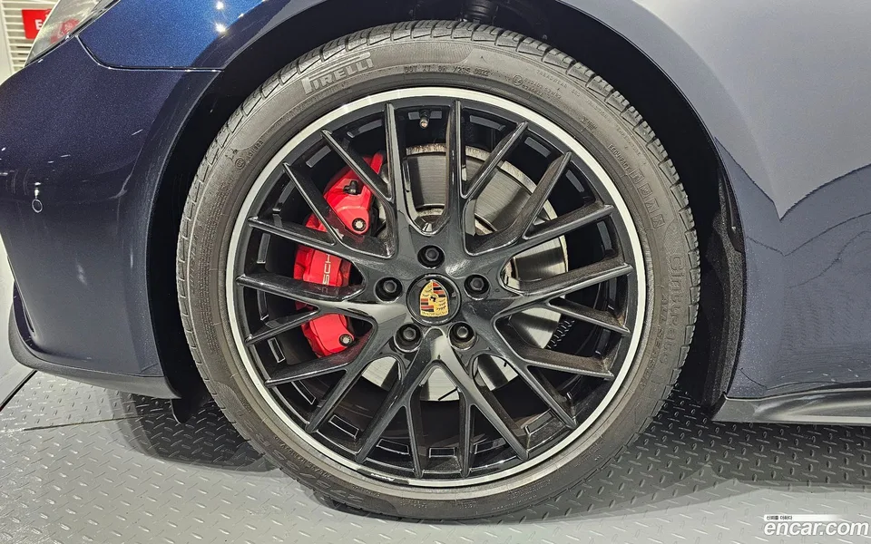 Porsche Panamera (971) 4.0 GTS 2022 — миниатюра 2