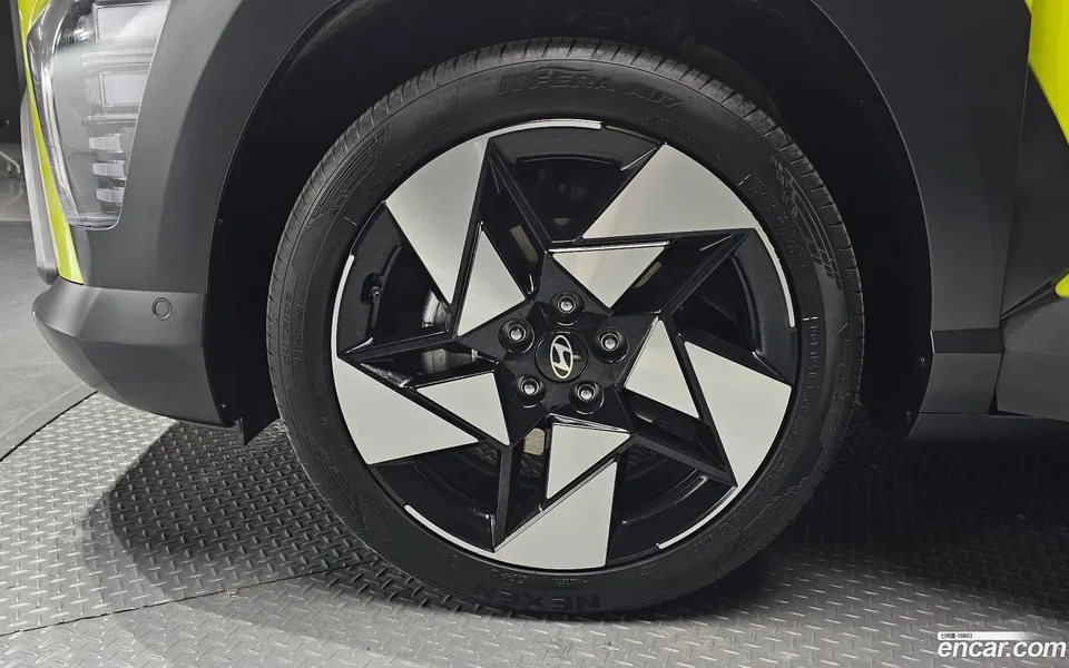 Hyundai Kona 1.6 2WD 2023 — миниатюра 5