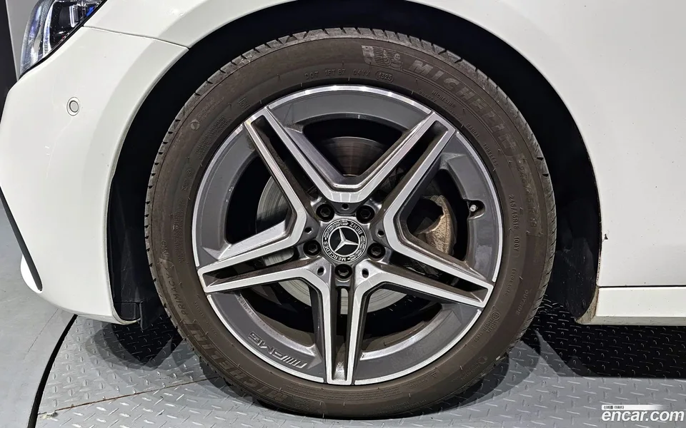 Mercedes-Benz E-Class E250 AMG Line 2023 — миниатюра 5