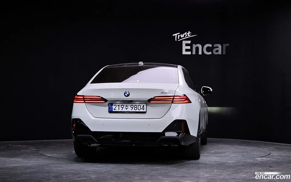 BMW 5 Series 520i M 2024 — миниатюра 4