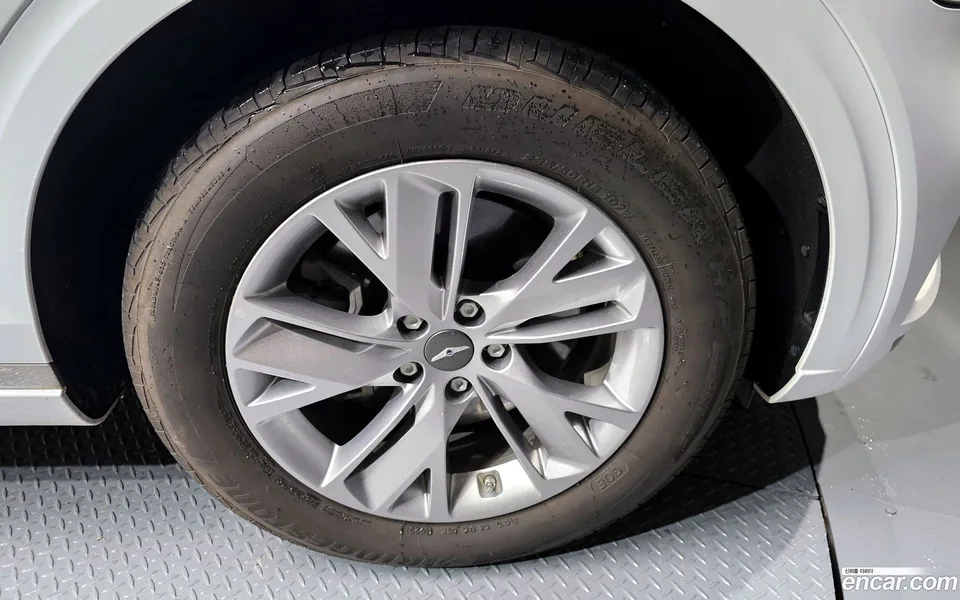 Genesis GV70 2.5T 2WD 2023 — миниатюра 2