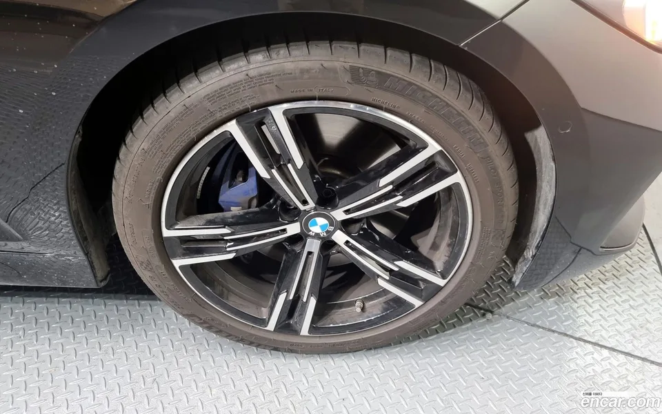 BMW 3 Series 320i M 2023 — миниатюра 2