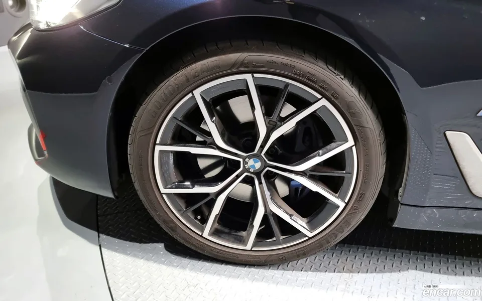 BMW 5 Series 530i M 2023 — миниатюра 5