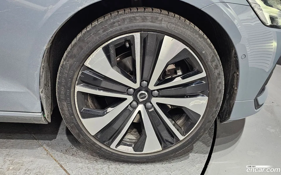 Volvo S60 B5 2023 — миниатюра 2