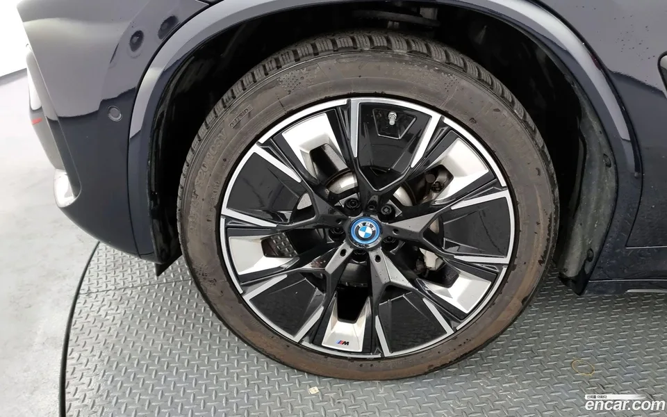 BMW iX3 M 2024 — миниатюра 2